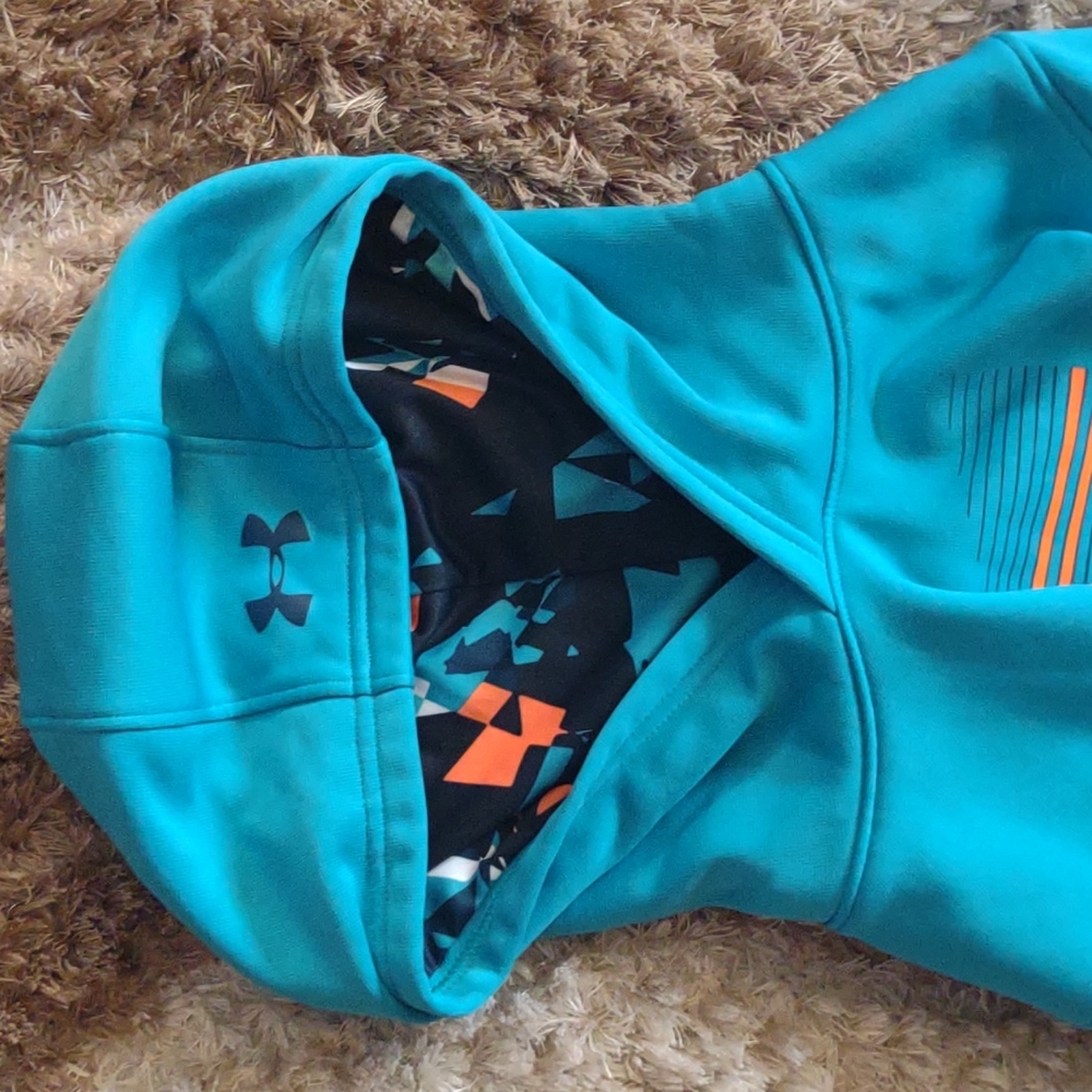 Boys under armour hoodie youth M